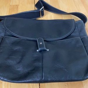 Levenger Black Pebbled Leather Messenger/Attaché